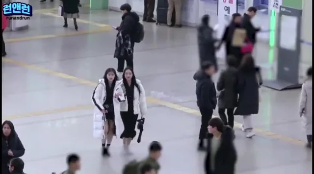 Video preview: 조신한 척 똥방귀 뀌기ㅋㅋㅋ풀버전은 런앤런으로 오세요❤Fart PRANK full version YT comming💕💕